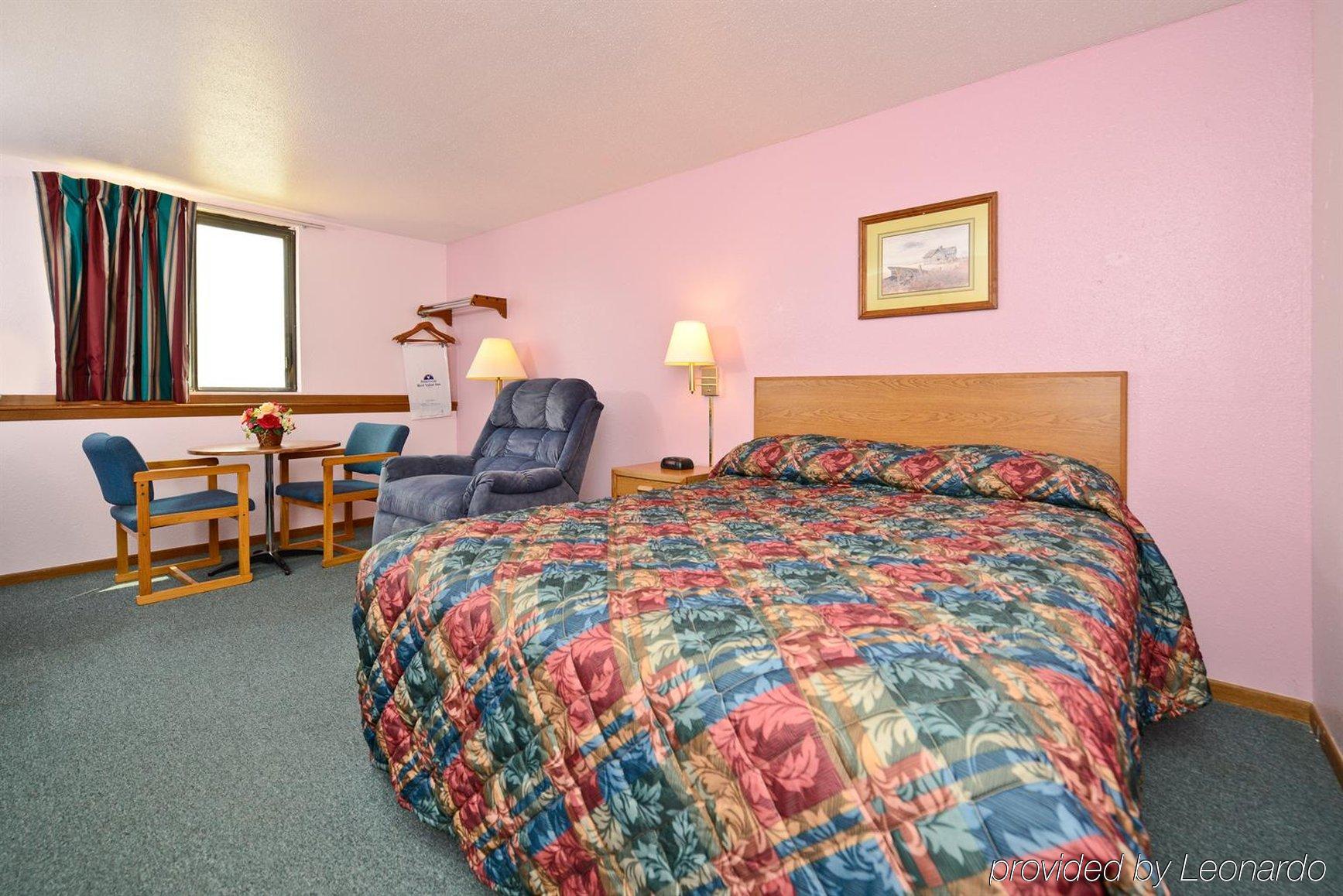 Executive Inn McPherson Ruang foto